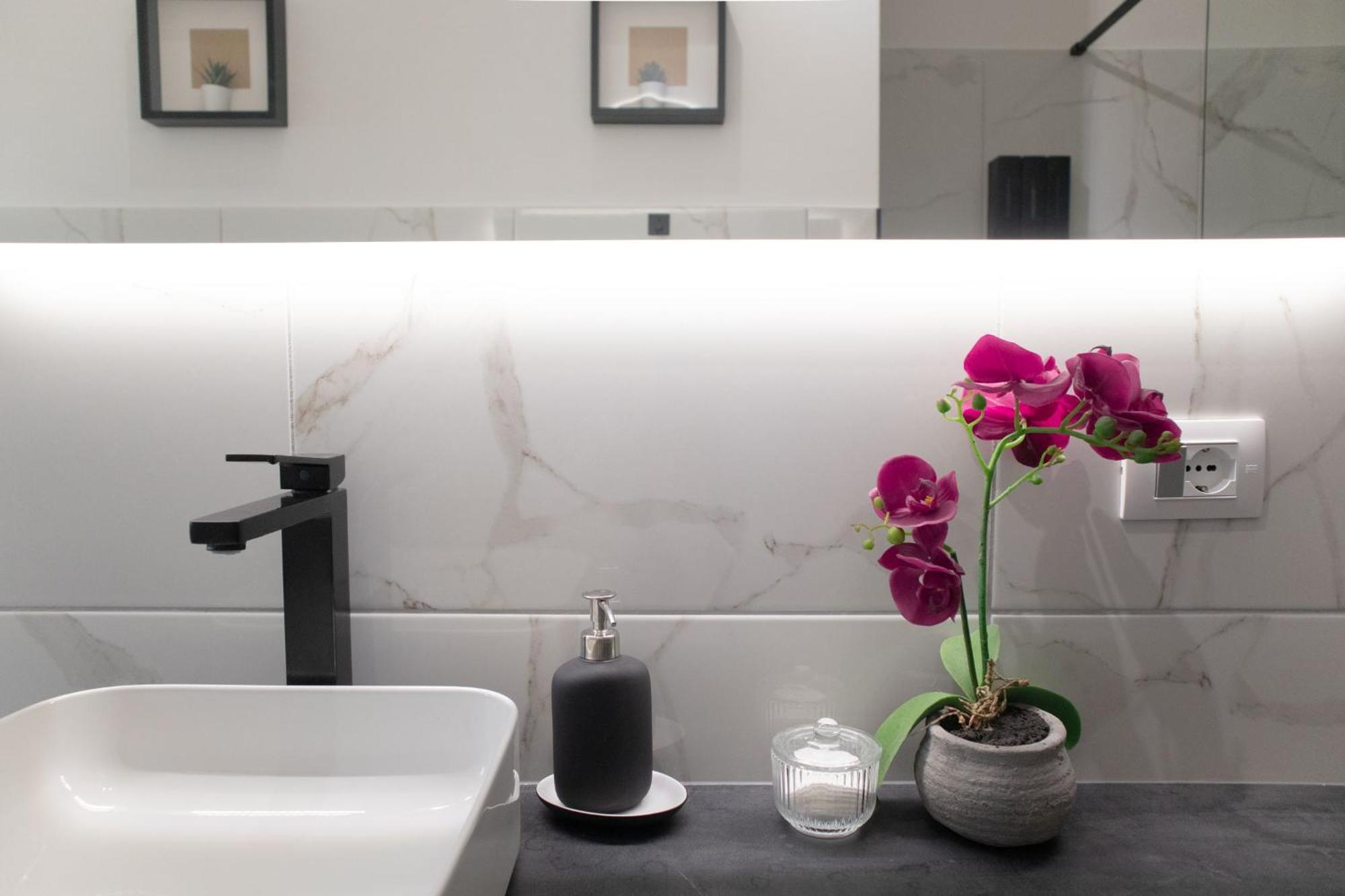 Sara'S Home - Modern Apartment Near Metro, Perfect For Families And Groups In Roma Ngoại thất bức ảnh