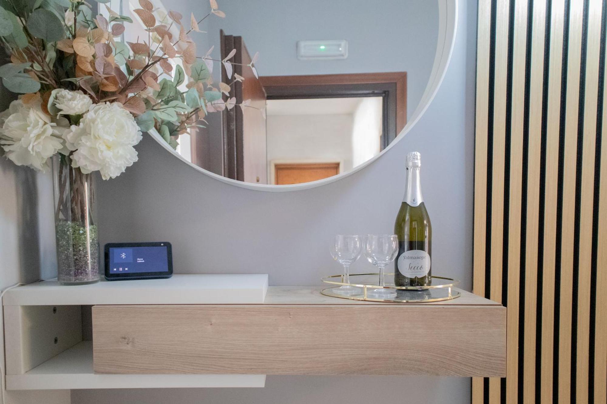 Sara'S Home - Modern Apartment Near Metro, Perfect For Families And Groups In Roma Ngoại thất bức ảnh